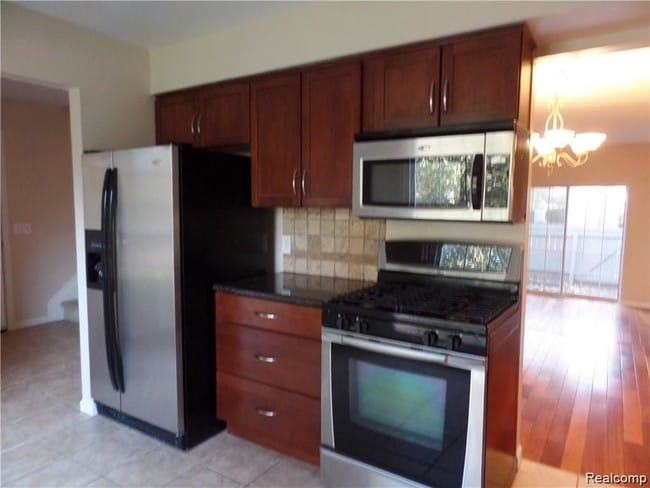 Building Photo - 1140 Kings Cove Dr