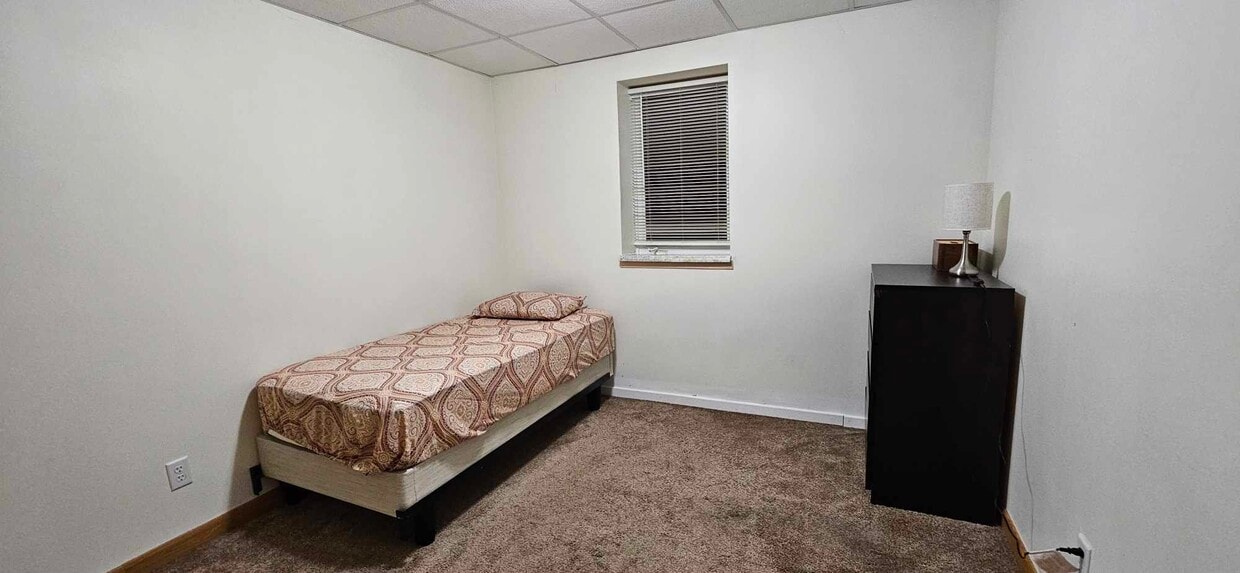 Primary Photo - 245 Front Ave