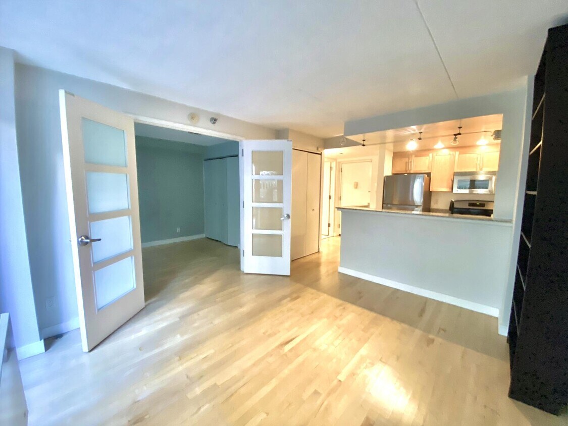 53 Boerum Pl Unit 2K, Brooklyn, NY 11201 Room for Rent in Brooklyn