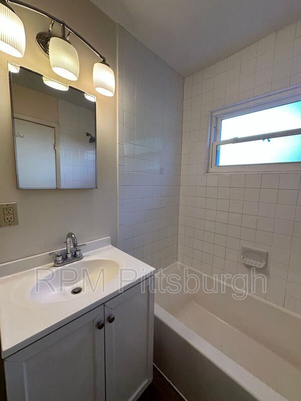 Foto del edificio - 826 Walbridge St