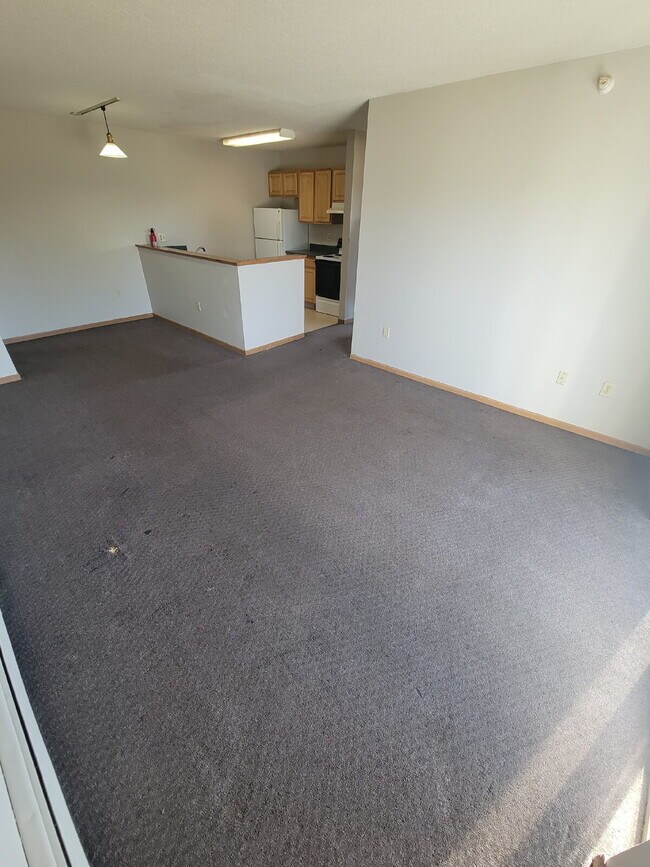 Foto del edificio - *WINTER MOVE-IN SPECIAL*  2 Bedroom | 1 Bathroom 2nd Floor Unit in Oelwein Available in RIGHT NOW!