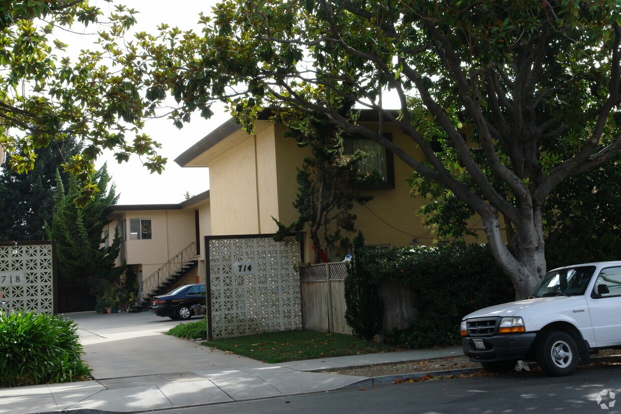 Foto del edificio - 714 N Claremont St