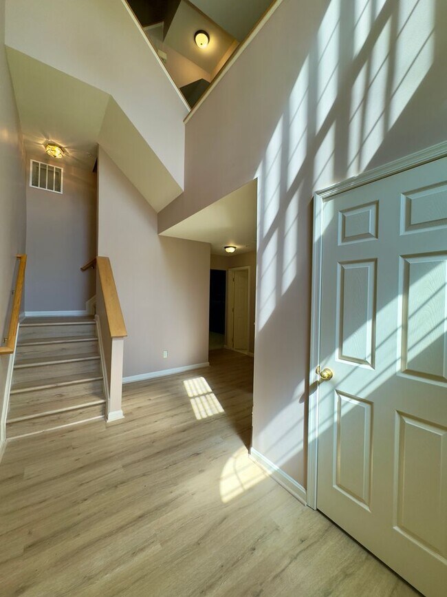 Foto del edificio - Charming and Stylish Living in a 3Bed/3Bat...