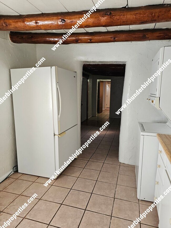 Foto del edificio - 325 San Andres Ave NW