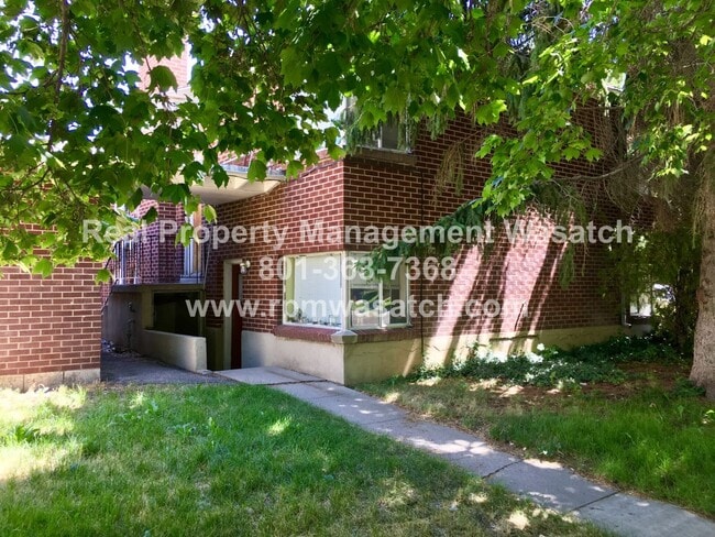 Foto del edificio - Check out This 2 Bedroom 1 Bathroom Salt L...