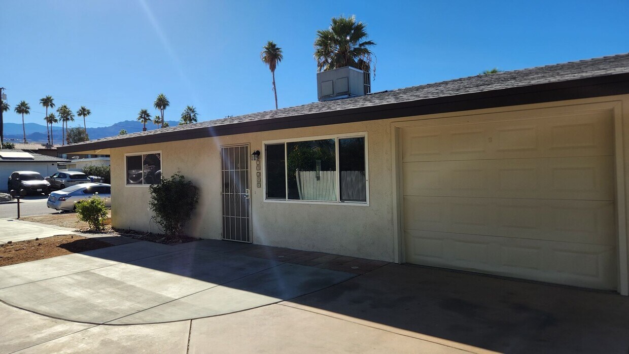 Primary Photo - Centrally located Palm Desert duplex