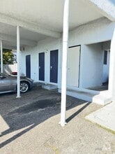 Building Photo - 523 Branciforte St