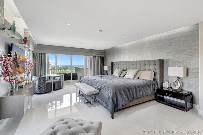 Foto del edificio - 4301 N Ocean Blvd