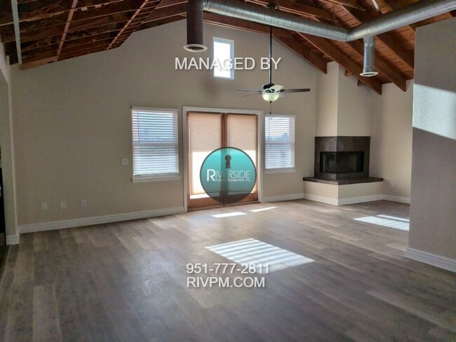 Foto del edificio - Charming Jurupa Valley home on a spacious ...