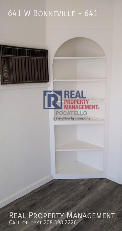 Foto del edificio - Renovated Apartment Adjacent to the the River