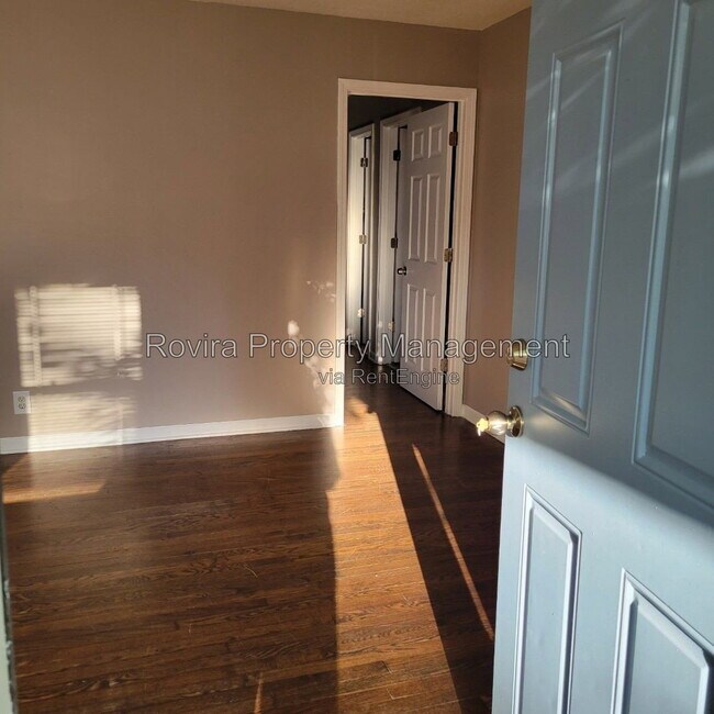 Foto del edificio - 239 N Glenwood Ave
