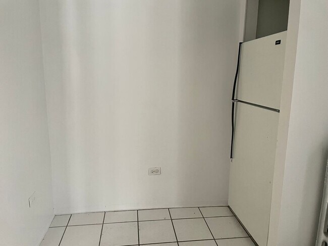 Foto del edificio - 548 Elmwood Ave