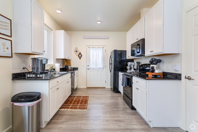 1BR, 1BA - 662SF - March Madness Patio Home Apartments