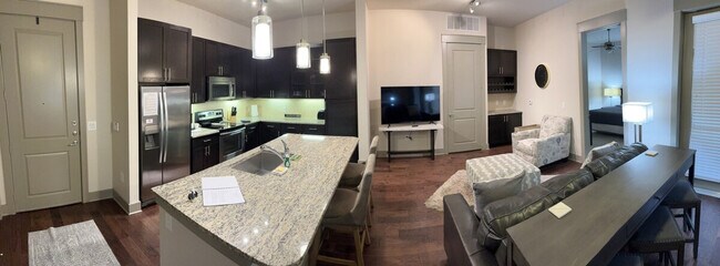 Foto del edificio - 5655 Carnegie Blvd