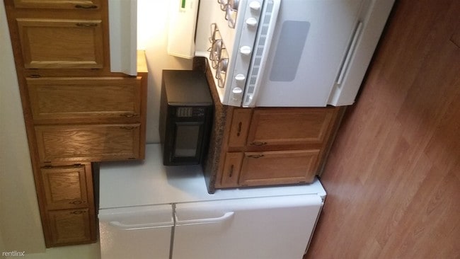 Building Photo - 2 br, 1 bath Apartment - 100 Olesen Dr