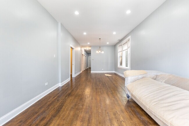 Livingroom - 4212 W 21st Plz