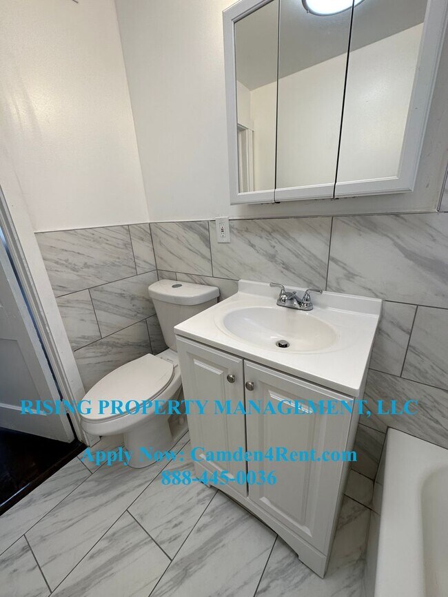 Foto del edificio - 1536 Bradley Ave