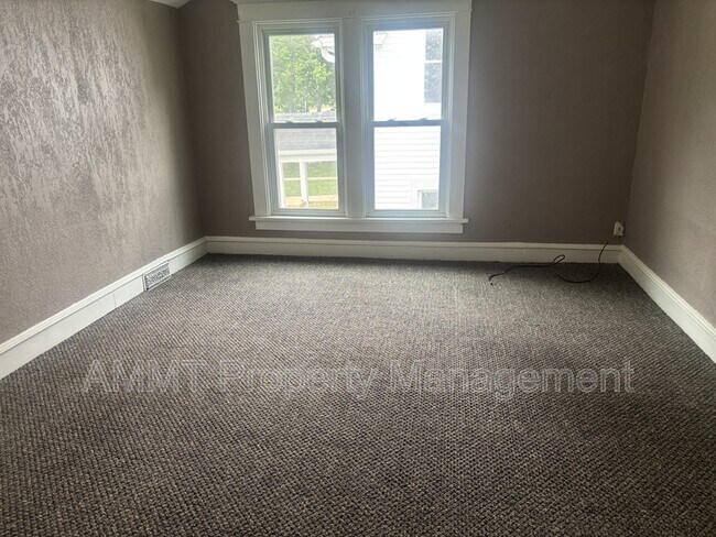 Foto del edificio - 1725 D Ave NE