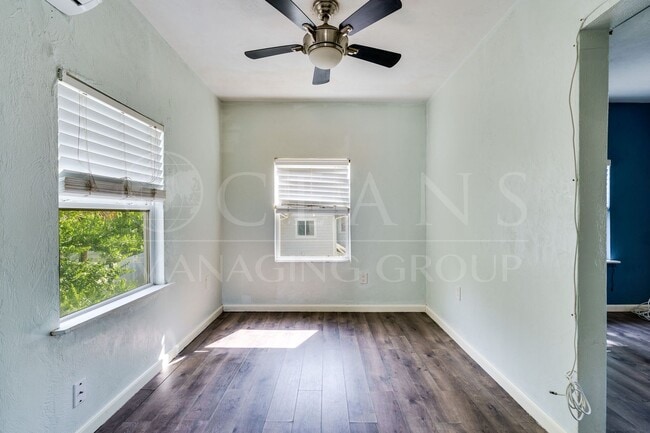Building Photo - 2nd Story Beachside Apartment