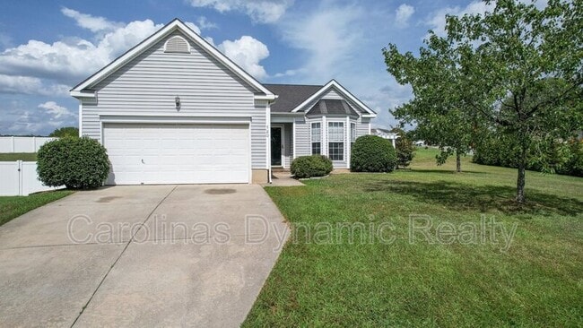 Building Photo - 120 Lantana Dr