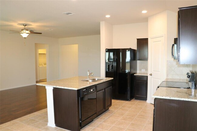 Foto del edificio - 1032 Hillrose Dr