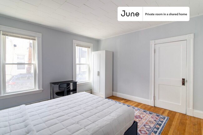 Foto del edificio - Room in Shared 3 bed/1 bath home