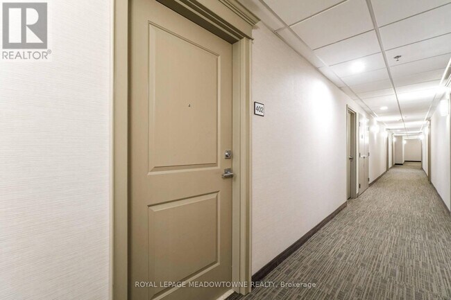 Photo du bâtiment - 2486 Old Bronte Rd