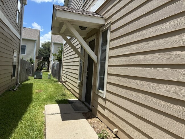 Foto del edificio - 8327 Cassidy Creek Ct