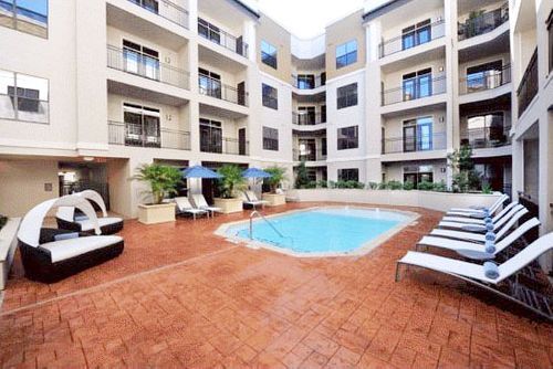 Building Photo - 2011 Westheimer Rd