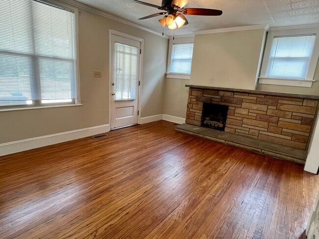 Foto del edificio - 306 E Scarritt St