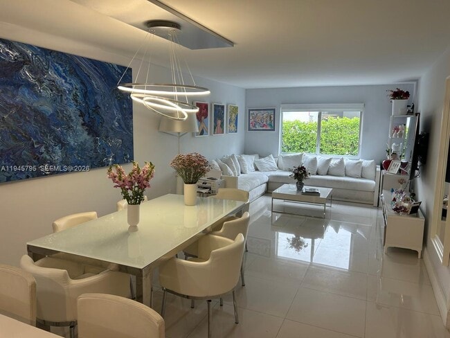 Foto del edificio - 251 Galen Dr