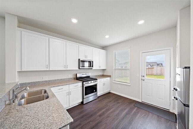 Foto del edificio - 6315 Lakeview Haven Dr