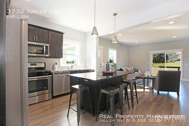 Building Photo - Gorgeous Brand New Townhomes!!!