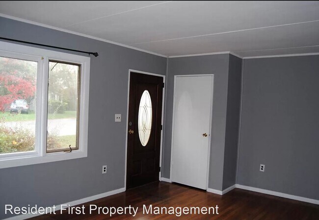Building Photo - 3 br, 1 bath House - 648 State Circle
