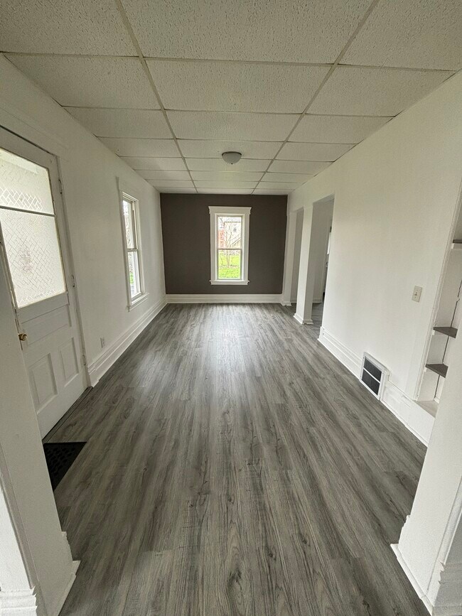 Foto del edificio - 633 W North St