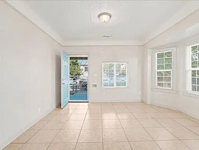 Foto del edificio - 3123 San Rafael Ct