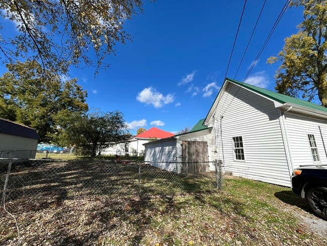 Building Photo - 410 SW Atlantic St