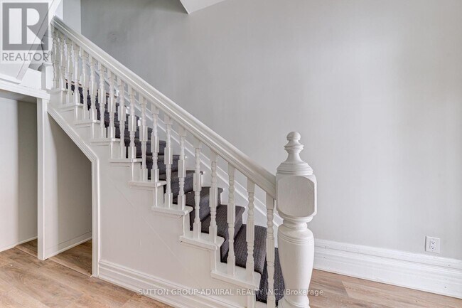 Photo du bâtiment - 167 Collier St