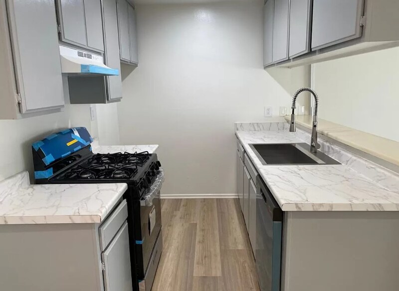 Foto principal - 14743 Sylvan St