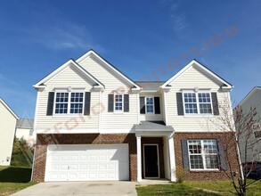 Building Photo - 2428 Lazy River Dr