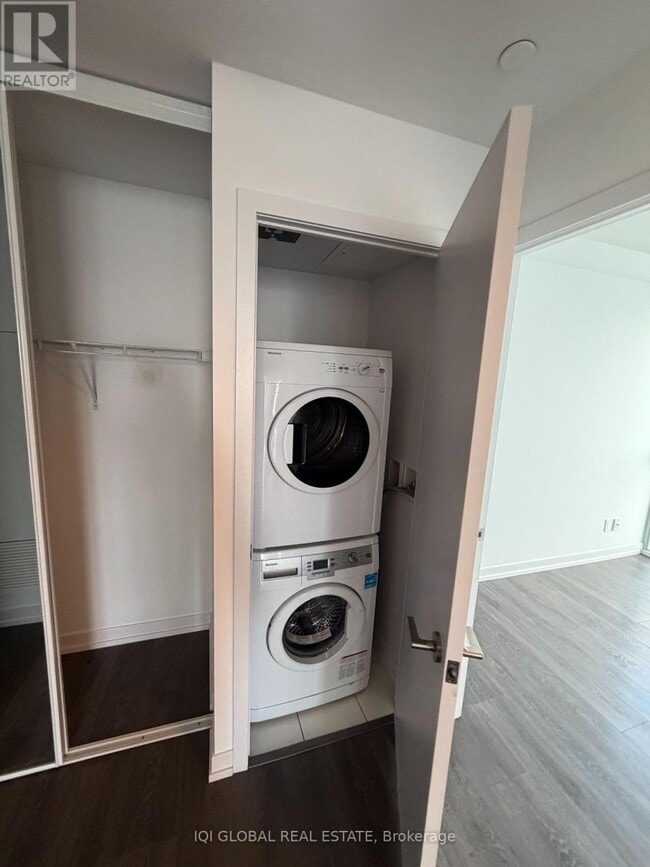 Photo du bâtiment - 125 Redpath Ave