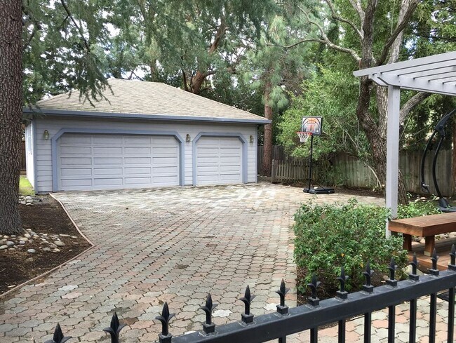 Foto del edificio - 6 Brickway Ct