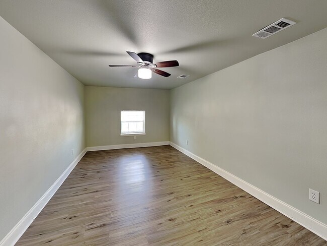 Foto del edificio - 1330 Marfa Ave