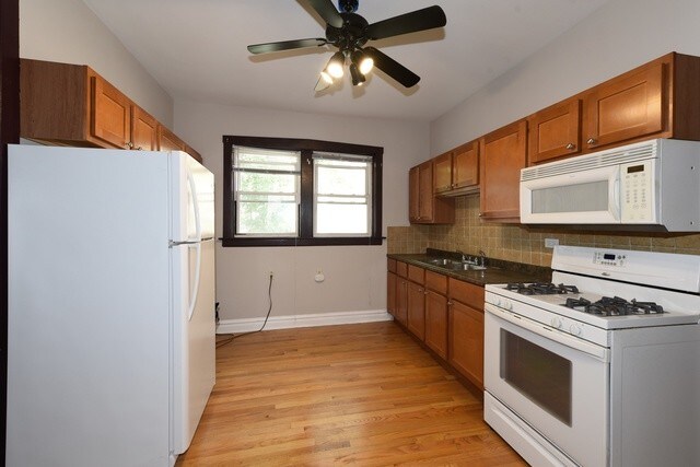 Building Photo - 5924 W Addison St