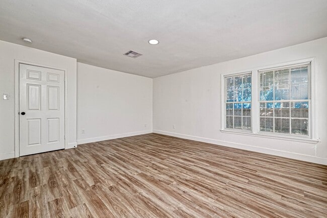 Photo - 5609 Denmark St Apartment