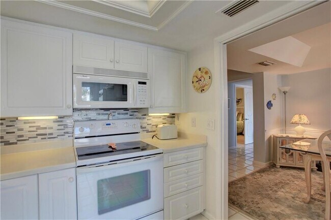 Foto del edificio - 2743 Ocean Dr