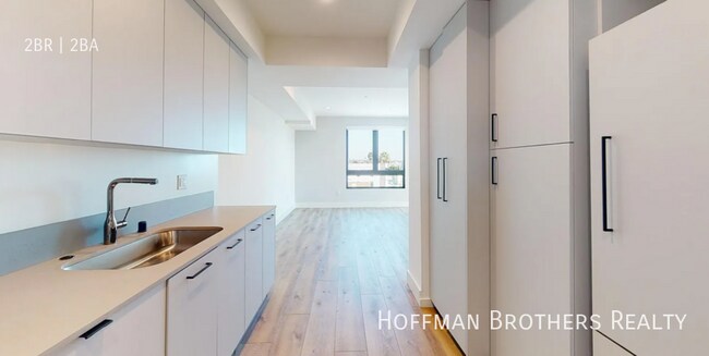 Foto del edificio - 4805 Elmwood Ave
