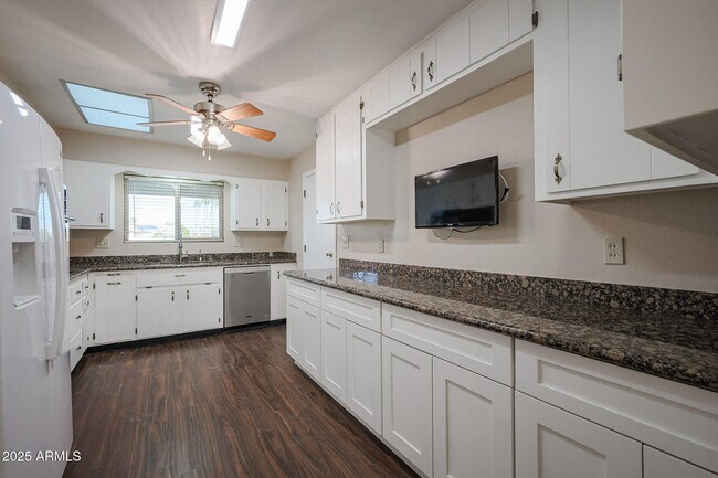 Foto del edificio - 10832 W Saratoga Cir