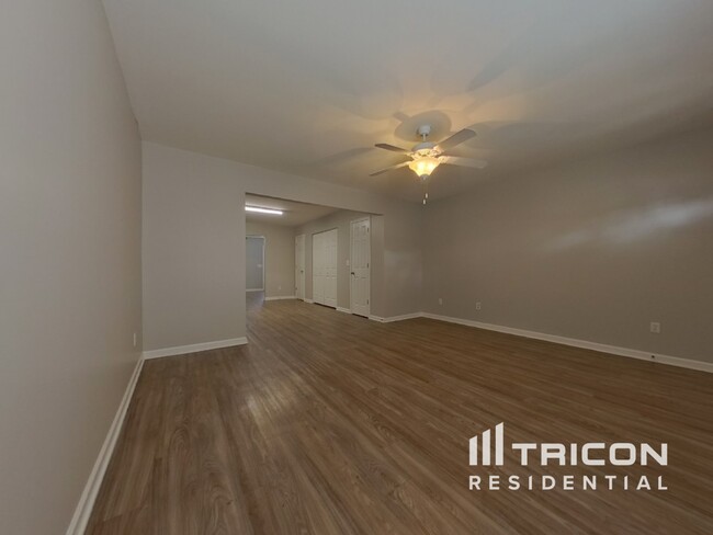 Foto del edificio - 585 Scarlet Sage Ln