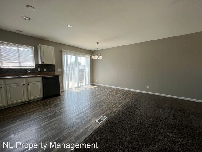Foto del edificio - 3 br, 2 bath House - 19417 V Street